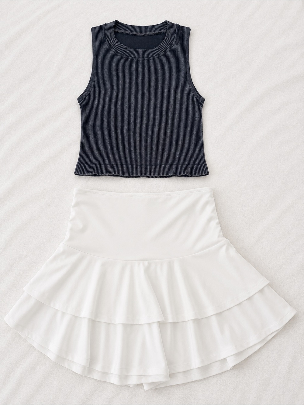 ❤️Athletic Bundle White Ruffle Tennis Shirt & Charcoal Gray Ribbed Crop Tank❤️